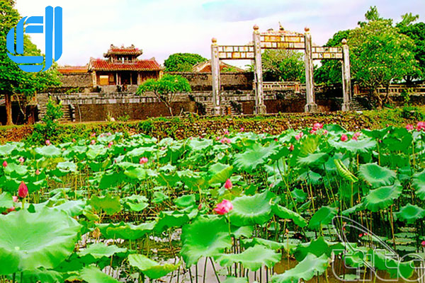 hệ thống lăng tẩm triều nguyễn công trình kiến trúc đồ sộ xứ huế